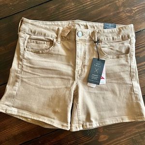 American Eagle Outfitters super stretch midi low rise shorts NWT